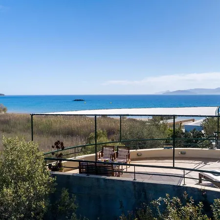 Coastal Dream Beachview Jacuzzi& Sauna