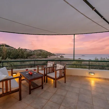 Coastal Dream Beachview Jacuzzi& Sauna Вилла